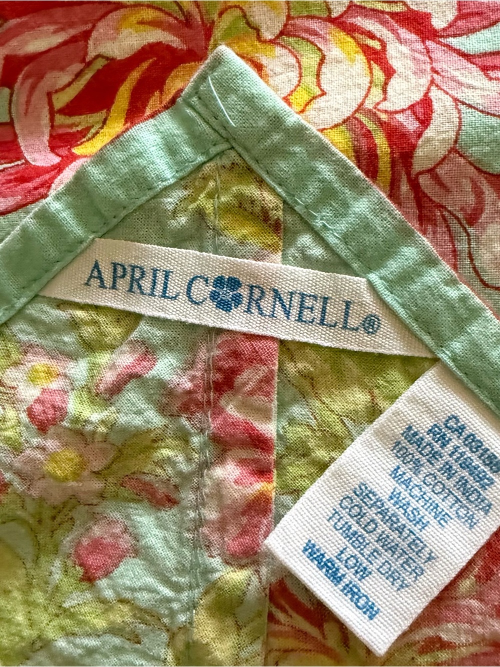 April Cornell Dahlia Days Tablecloth 60”x86” & 4 Napkins - Picture 11 of 12